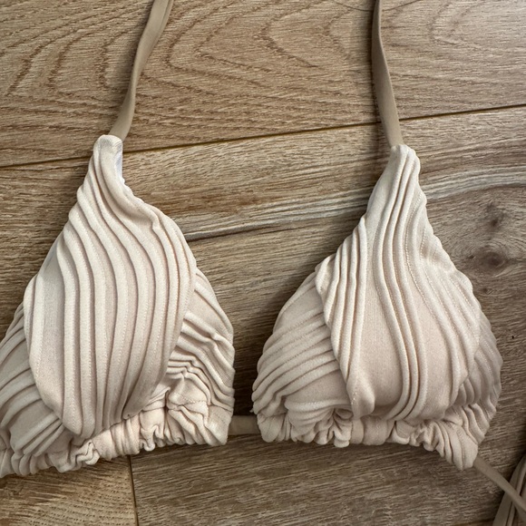 Cream Ribbed Bikini Set - Picture 2 of 3